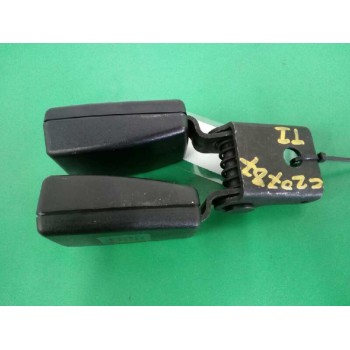 Recambio de enganche cinturon izquierdo para opel astra j sports tourer excellence referencia OEM IAM 13354863 TRASERO 