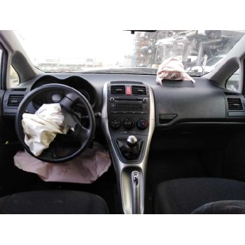 toyota auris del año 2008