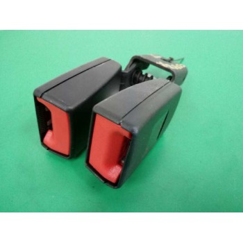 Recambio de enganche cinturon izquierdo para opel astra j sports tourer excellence referencia OEM IAM 13354863 TRASERO 