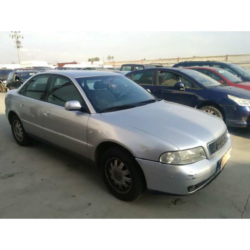 AUDI A4 BERLINA (B5)