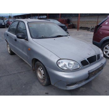 daewoo lanos del año 2000