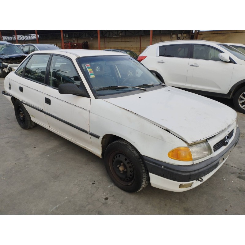 opel astra f berlina del año 1996