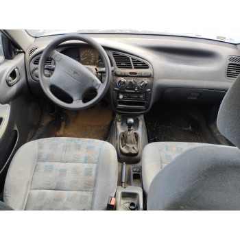 daewoo lanos del año 2000