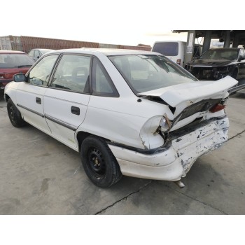 opel astra f berlina del año 1996