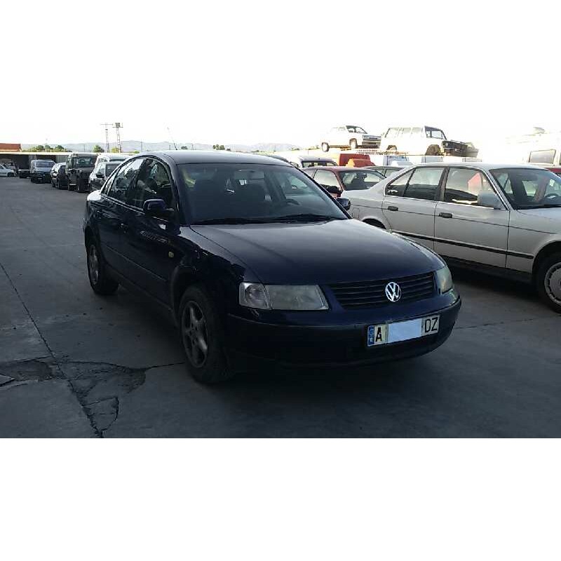 VOLKSWAGEN PASSAT BERLINA (3B2)