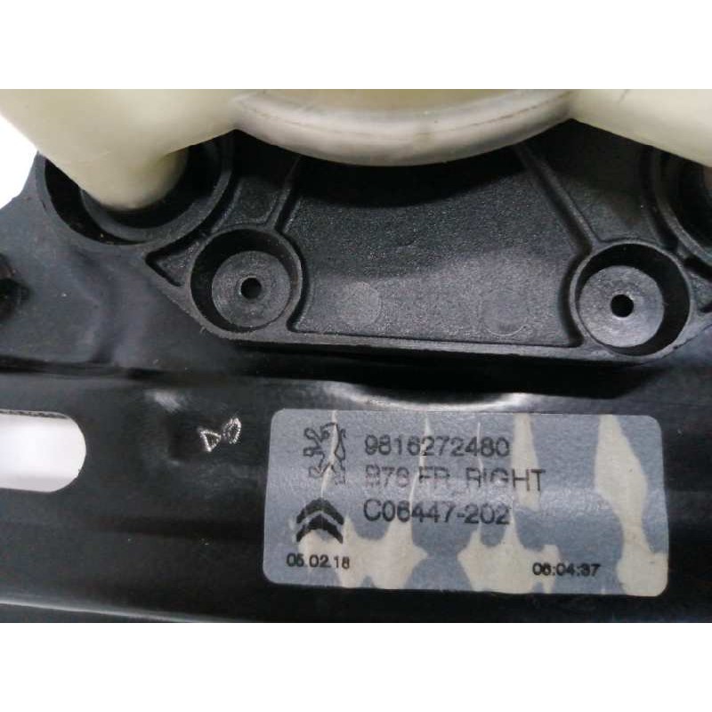 ELEVALUNAS DELANTERO DERECHO