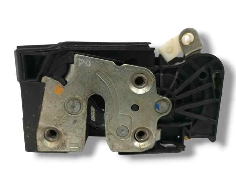 Recambio de cerradura puerta trasera derecha para dacia sandero 0.9 tce cat referencia OEM IAM 825022281RF  