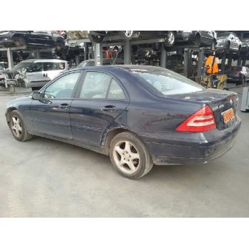 mercedes-benz clase c (w203) berlina del año 2001