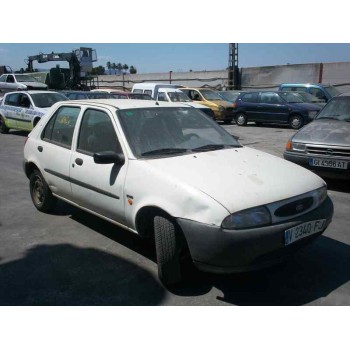 ford fiesta berlina del año 1995