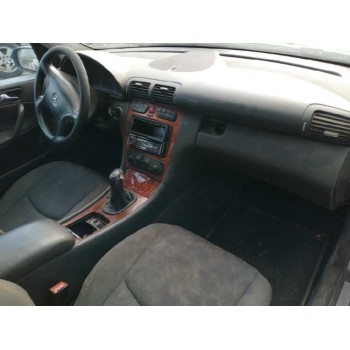 mercedes-benz clase c (w203) del año 2001