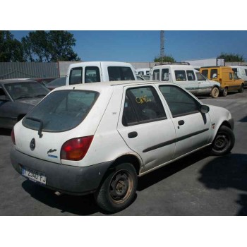 ford fiesta berlina del año 1995