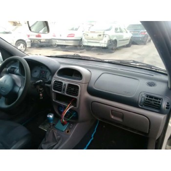 renault clio ii fase i (b/cbo) del año 2000