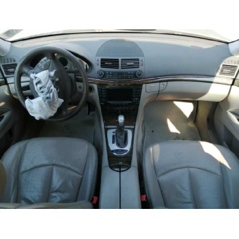 mercedes-benz clase e (w211) berlina del año 2004