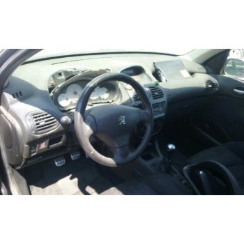 peugeot 206 berlina del año 2002