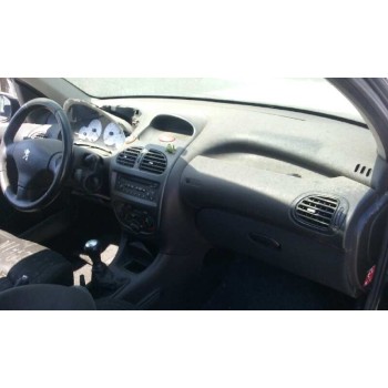 peugeot 206 berlina del año 2002