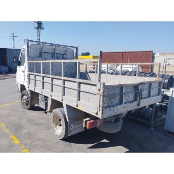 nissan trade 100 del año 1998