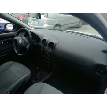 seat ibiza (6l1) del año 2002