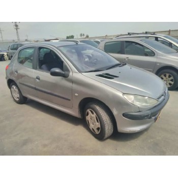 peugeot 206 berlina del año 2001
