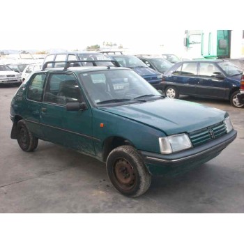 peugeot 205 berlina del año 1983