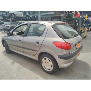 peugeot 206 berlina del año 2001
