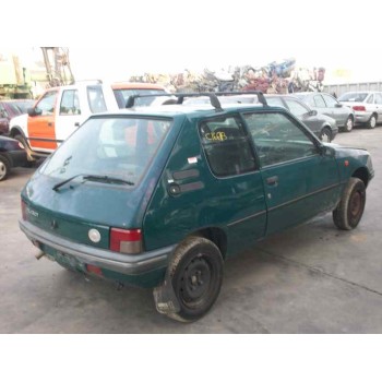 peugeot 205 berlina del año 1983