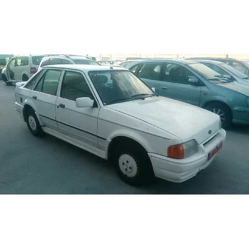 FORD ESCORT BERLINA