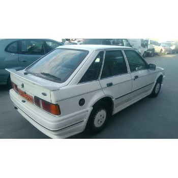 ford escort berlina del año 1987
