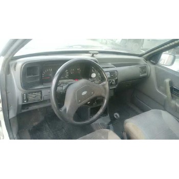 ford escort berlina del año 1987