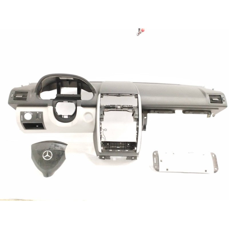 Recambio de salpicadero para mercedes-benz clase a (w169) 2.0 cat referencia OEM IAM A16968007 16986001029 16986000050