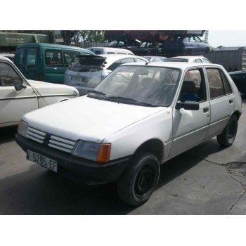 peugeot 205 berlina del año 1992