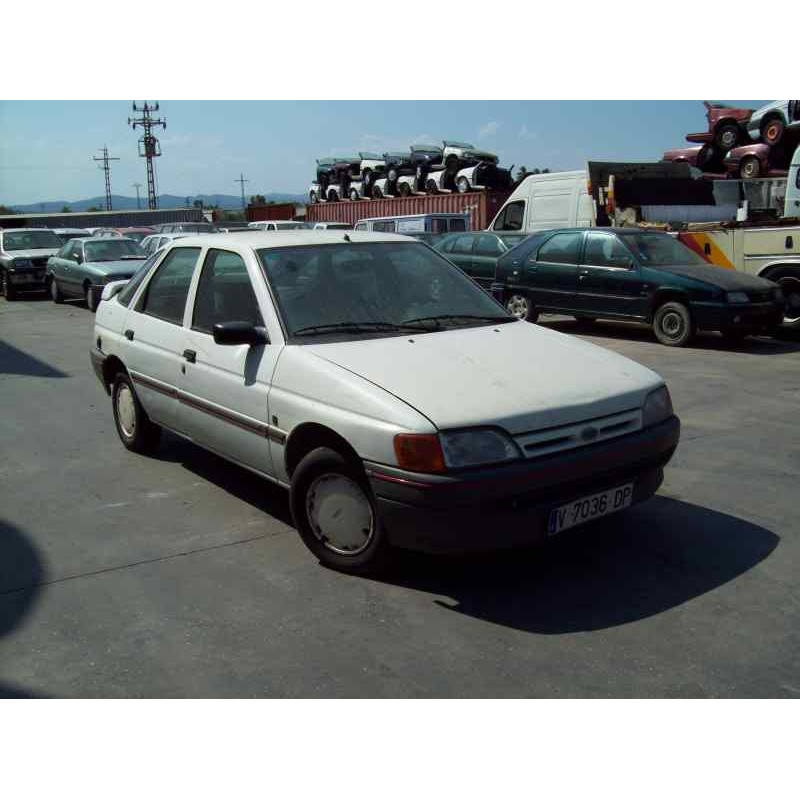 ford escort berlina/turnier del año 1990