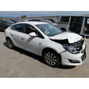 opel astra j lim. 4türig del año 2015