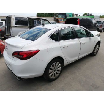 opel astra j lim. 4türig del año 2015