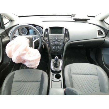 opel astra j lim. 4türig del año 2015