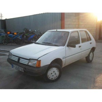 peugeot 205 berlina del año 1990