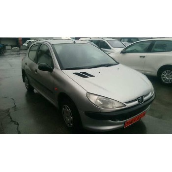 peugeot 206 berlina del año 2000