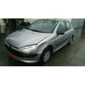 peugeot 206 berlina del año 2000