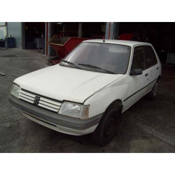peugeot 205 berlina del año 1990