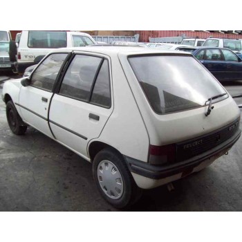 peugeot 205 berlina del año 1990