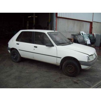 peugeot 205 berlina del año 1990