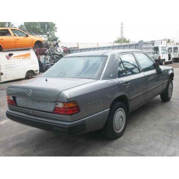 mercedes-benz clase e (w124) berlina del año 1988