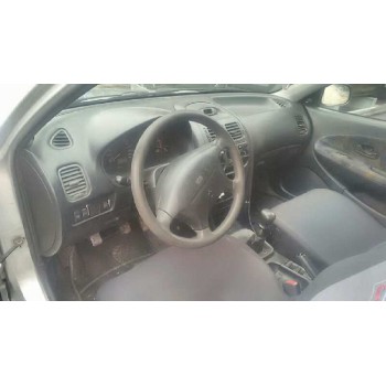 mitsubishi carisma berlina 4 (da0) del año 1999