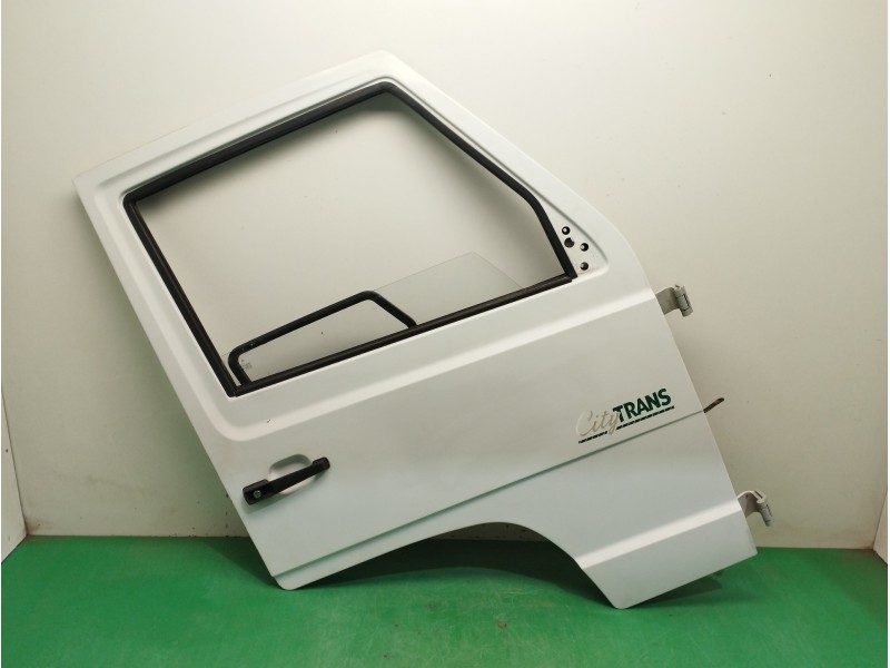 Recambio de puerta delantera derecha para mercedes-benz mb 100 d caja cerrada / combi 2.4 diesel referencia OEM IAM Recambio de puerta delantera derecha para mercedes-benz mb 100 d caja cerrada / combi 2.4 diesel referencia OEM IAM