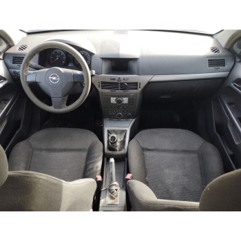 opel astra h berlina del año 2005