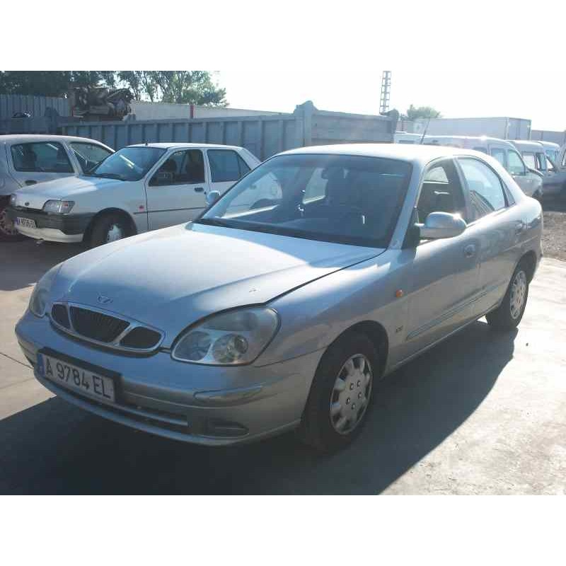 daewoo nubira berlina del año 2000