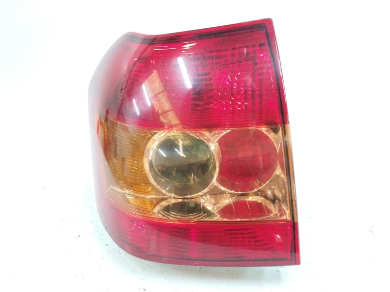 Recambio de piloto trasero derecho para toyota corolla (e12) 2.0 d-cat referencia OEM IAM   