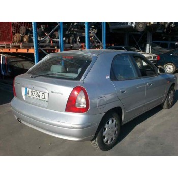 daewoo nubira berlina del año 2000