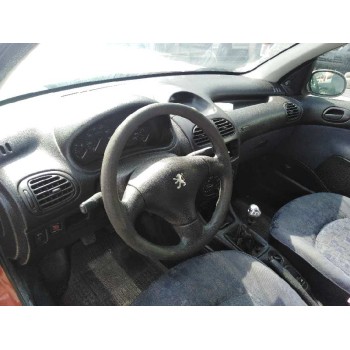 peugeot 206 berlina del año 2001