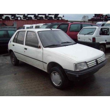 peugeot 205 berlina del año 1990