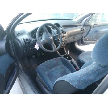 peugeot 206 berlina del año 2000